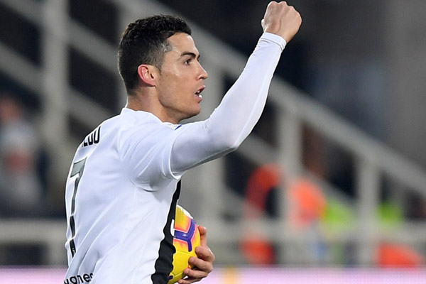  Gol Penalti Ronaldo di Ujung Laga Menangkan Juventus Atas Lazio