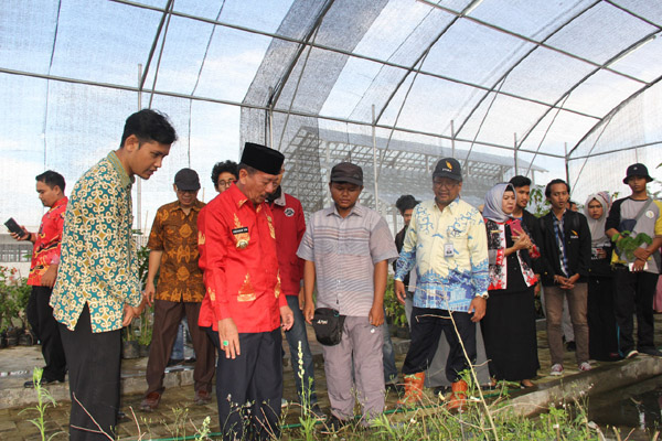  Wali Kota Bandar Lampung Sebar Ribuan Benih Ikan di Itera