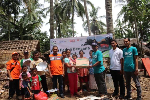  Gandeng Rumah Zakat, Indosat M2 Salurkan Bantuan Korban Tsunami Selat Sunda