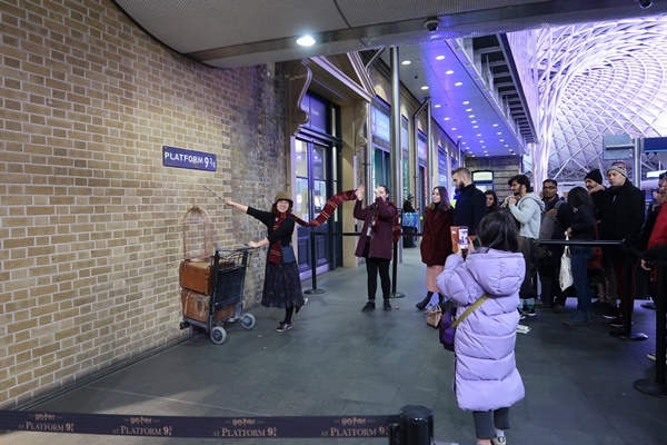  Menelusuri Jejak Harry Potter di London
