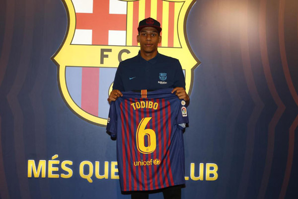  Barcelona Angkut Emerson dari Brasil, Todibo dari Prancis