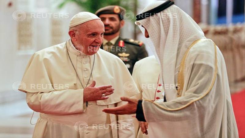 Paus Fransiskus Pimpin Ibadah Kristen Terbesar dalam Sejarah Teluk Arab