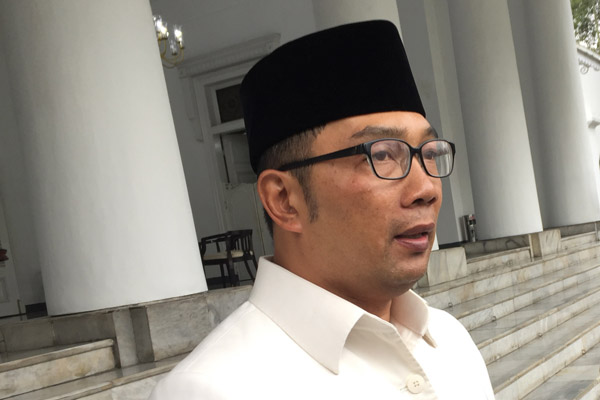  Gubernur Jabar Ridwan Kamil Optimistis Proyek Kereta Api Cepat Jakarta- Bandung Beroperasi 2021