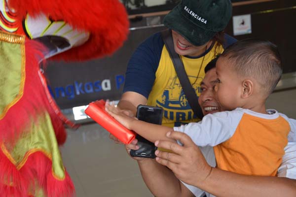  Tahun Baru Imlek 2019, Barongsai Dan Naga Liong Sapa Pengguna Jasa Di Bandara Internasional Adisutjipto Yogyakarta