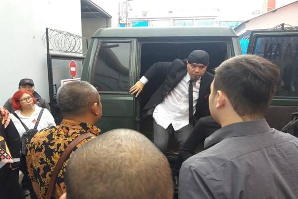  Pengamanan Sidang Ahmad Dhani di Surabaya Diperketat