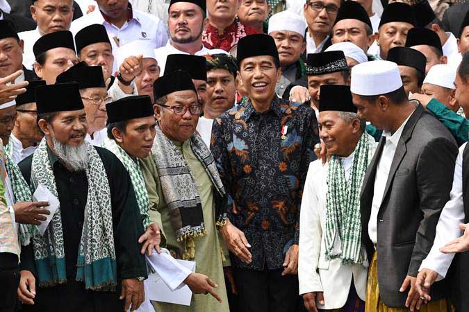  Elektabilitas Jokowi di Kalangan Muslim dan Terpelajar Menurun. Ini Penyebabnya