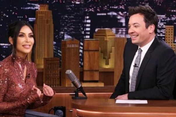 Kim Kardashian bercerita dalam tayangan The Tonight Show With Jimmy Fallon Kamis (7/2/2019)/ People.com