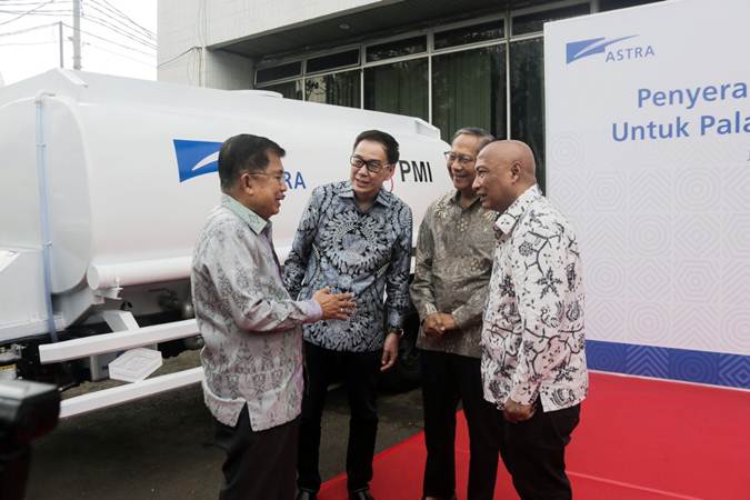  Penyerahan Bantuan Truk Tangki Air PMI