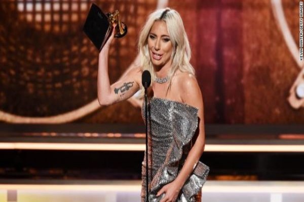  GRAMMY AWARDS 2019: Lady Gaga Futuristik, Miley Cyrus \'Wow\'