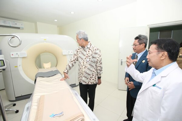  RS Diponegoro Terima Bantuan CT-Scan 128