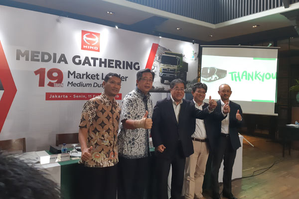  Hino Motors Cetak Rekor Penjualan Tertinggi