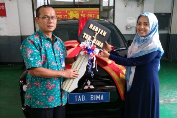  Bank Jateng Cabang Jakarta Serahkan Hadiah Undian Mobil
