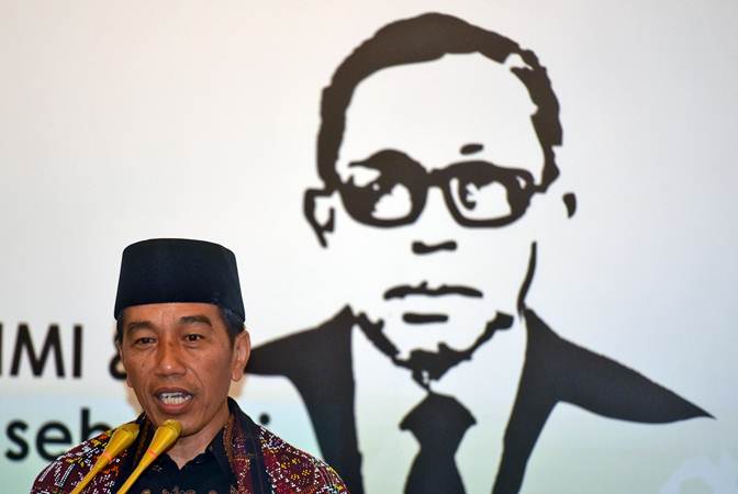  Jokowi Hadiri Acara Makan Malam Bersama di Rakernas PHRI