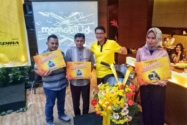  Beli Mobil Dapat Hadiah Vespa di Momobil.id