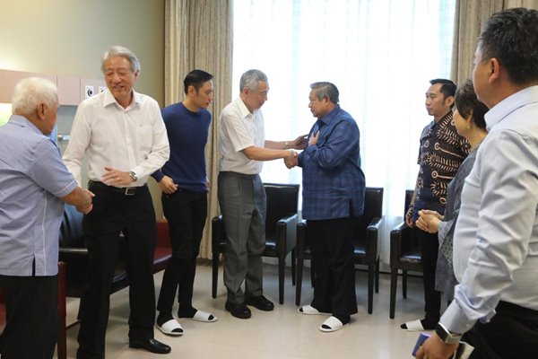  PM Singapura Lee Hsien Loong Jenguk Ani Yudhoyono 
