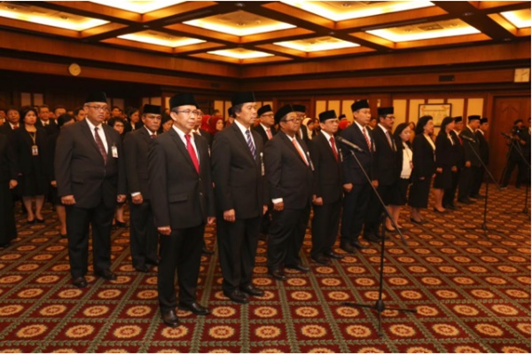  Gubernur BI Perry Warjiyo Lantik 18 Pejabat Baru