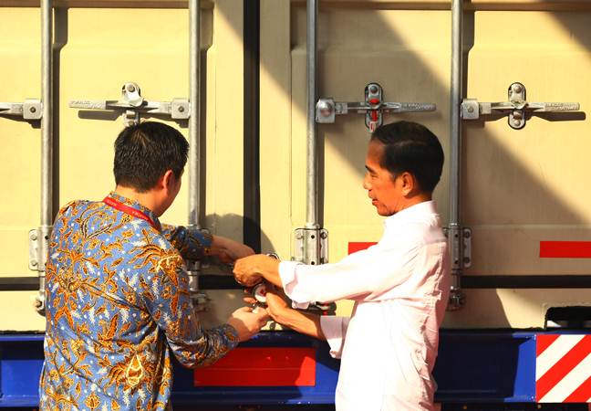  Presiden Jokowi dan Mayora Lepas Kontainer Ekspor ke Filipina