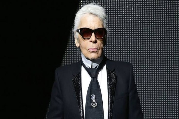  Mengenang Karl Lagerfeld, Desainer Jenius yang Tak Suka Merokok