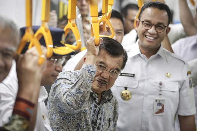  Jusuf Kalla Tinjau Pengoperasian MRT