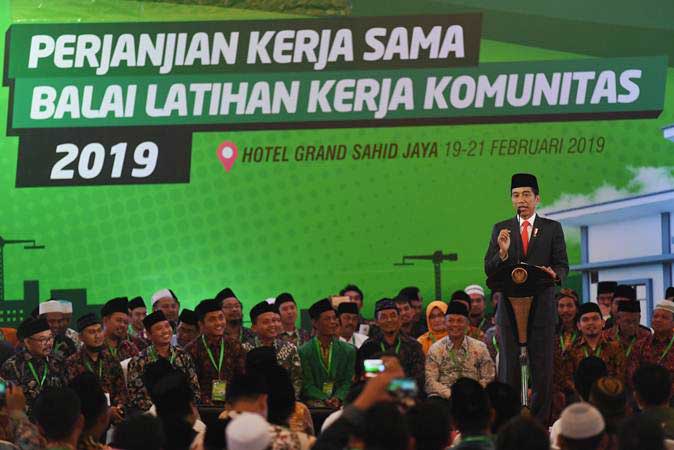 Presiden Joko Widodo memberikan pidato dalam acara penandatangan perjanjian kerja sama Balai Latihan Kerja (BLK) Komunitas 2019 di Jakarta, Rabu (20/2/2019)./ANTARA-Akbar Nugroho Gumay