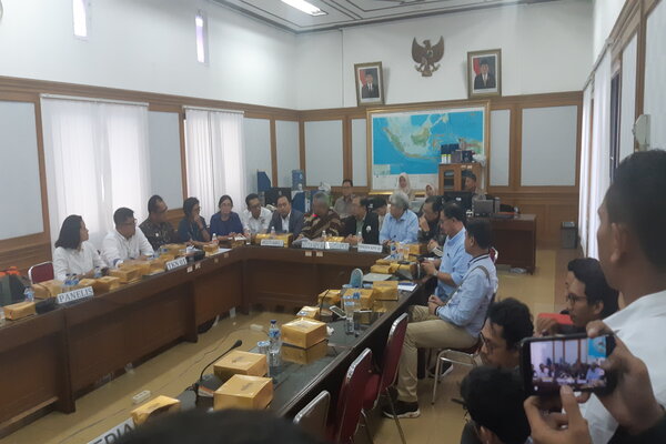  Evaluasi Debat, Menteri Diusulkan Tidak Perlu Hadir