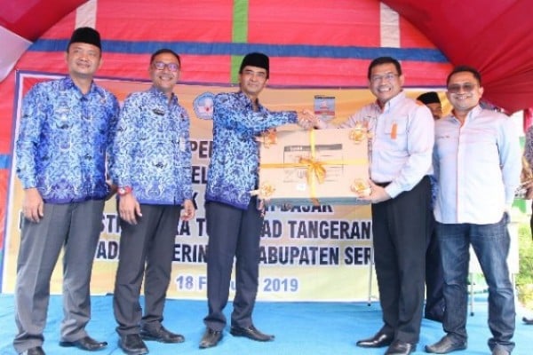  6 SD di Banten Terima Bantuan Buku dan Mebel