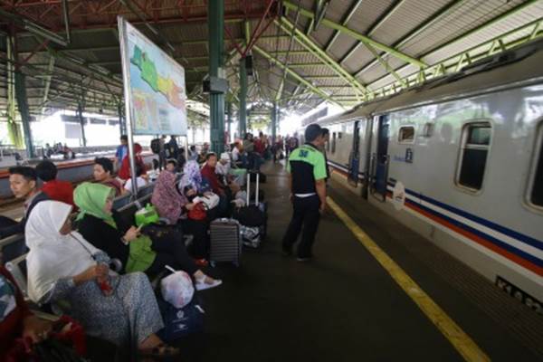  Antisipasi Kemacetan di Monas, KA dari Stasiun Gambir Berhenti di Stasiun Jatinegara