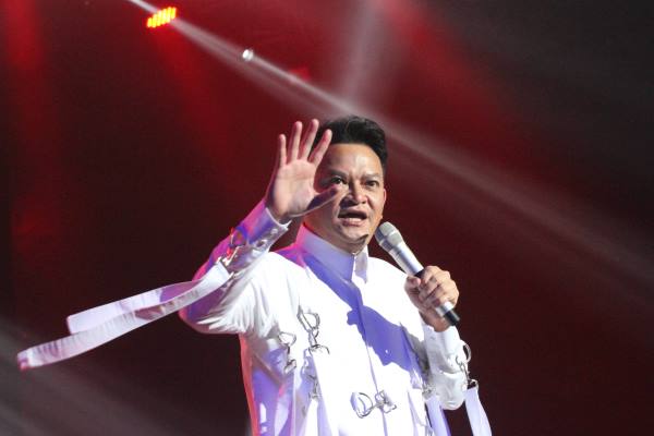  PERGELARAN KONSER  : 33 Tahun Perjalanan Musik Hedi Yunus