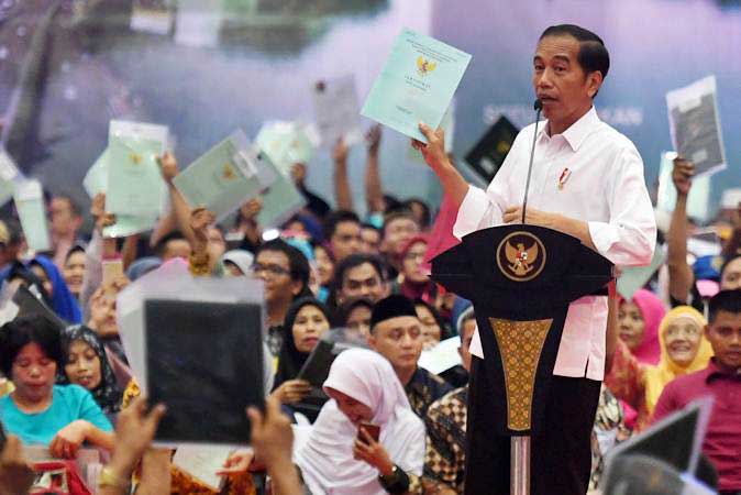  Anies Dukung Total Program Jokowi Bagi-Bagi Sertikat untuk Rakyat 