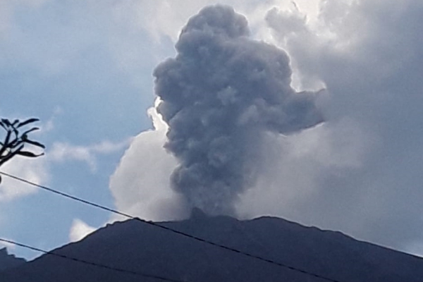  PVMBG : Erupsi Gunung Agung Tak Pengaruhi Penerbangan