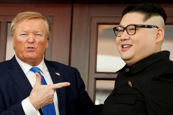  Impersonator Donald Trump dan Kim Jong-un Curi Perhatian Warga Hanoi