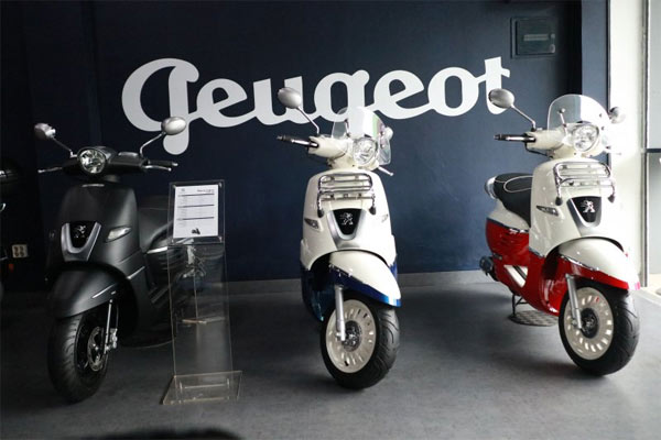  Tawaran Promo dan Kenaikan Harga Skuter Peugeot Metropolis