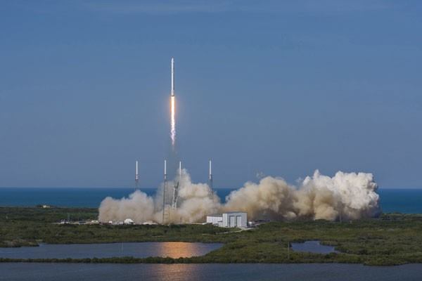  NASA Izinkan SpaceX Uji Coba Kapsul Ulang Alik ke International Space Station