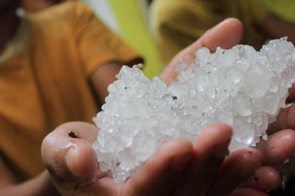  Hujan Es di Lombok Tengah
