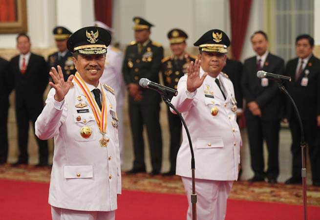  Sertijab, Wan Thamrin Titip Dua Program ke Gubernur Riau Syamsuar