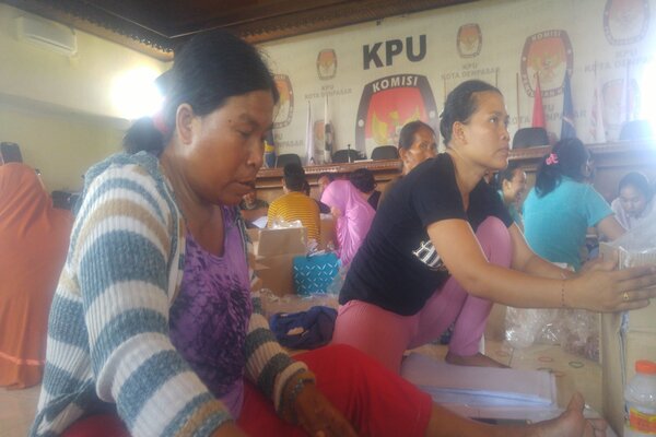  KPU Denpasar Mulai Sortir Surat Suara