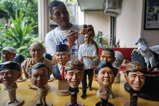  Ada Kerajinan Mini Figur Jokowi dan Prabowo di Solo
