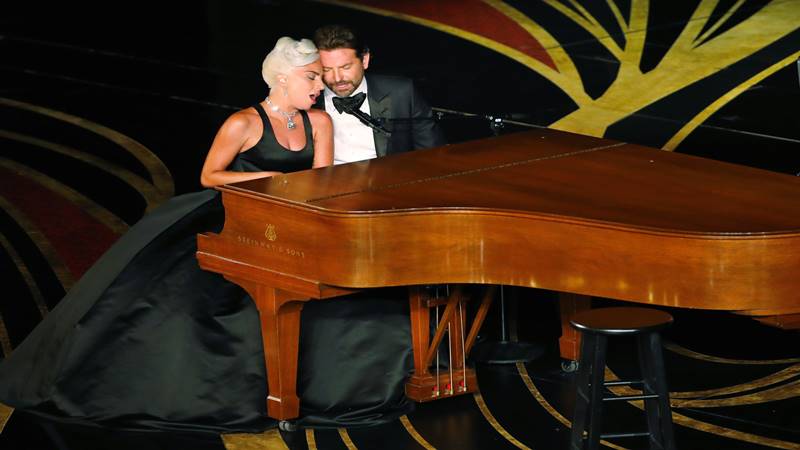  Akhirnya, Lady Gaga Tanggapi Gosip Pacaran dengan Bradley Cooper