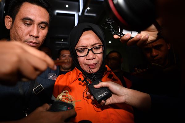  Sidang PLTU Riau-1: Eni Saragih Divonis 6 Tahun Penjara