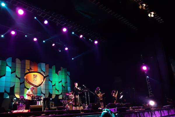  Kolaborasi Apik Dewa Budjana Monini Dey dan Soimah di JJF 2019