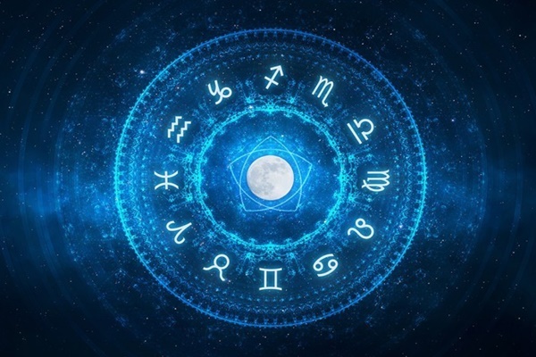 Ramalan zodiak/Istimewa