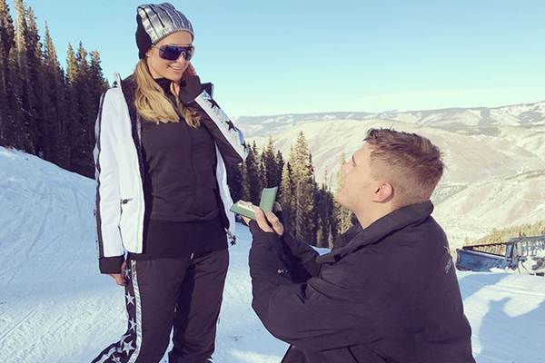Paris Hilton dan Chris Zylka bertunangan/Instagram