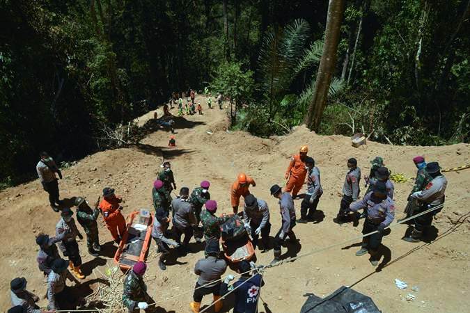  Evakuasi Korban Tambang Emas Bolaang Mongondow