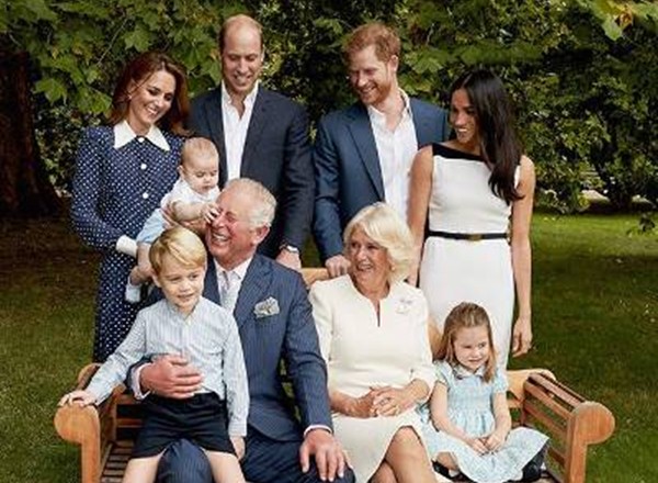  Tingkah Gemas Pangeran Louis di Potret Royal Family Teranyar