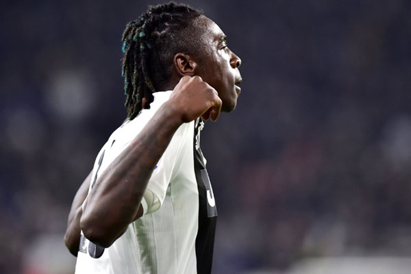 Striker Juventus Moise Kean setelah mencetak gol keduanya ke gawang Udinese./Reuters-Massimo Pinca