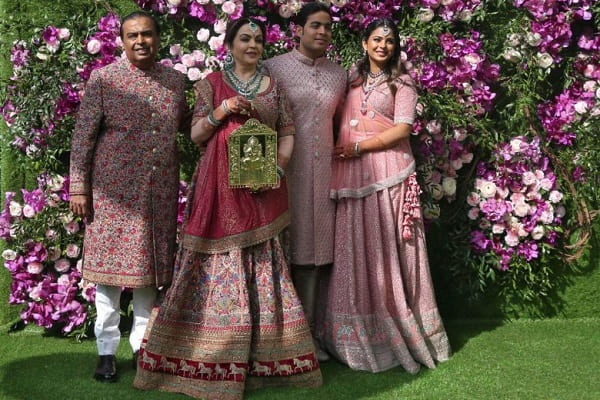  Bertabur Bintang, Begini Kemewahan Pernikahan Putra Orang Terkaya India