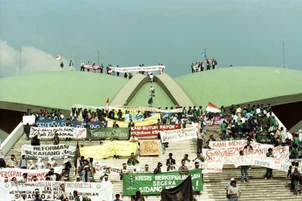  Di Balik Perseteruan Kivlan Versus Wiranto, Melacak Jejak Militer pada Kerusuhan 1998