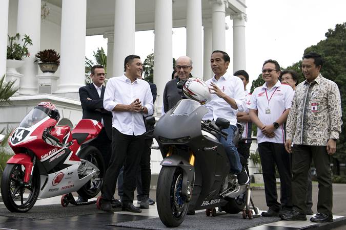 Bertemu CEO Dorna Sport, Jokowi Siap Gelar MotoGP 2021