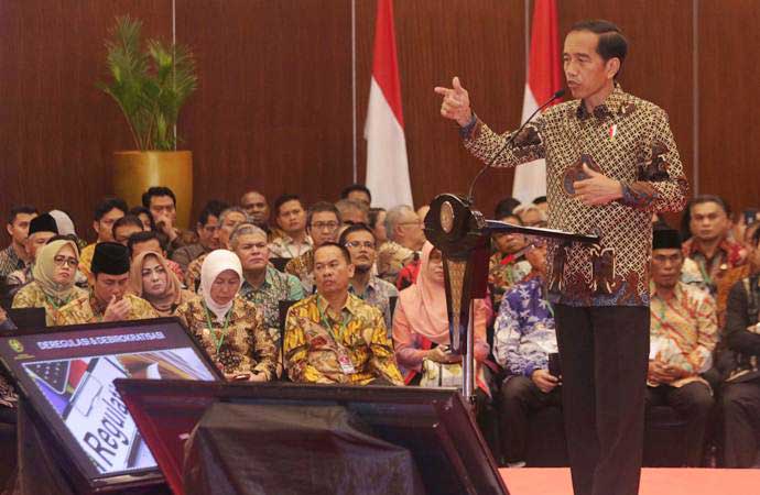  Meski Turun, Jokowi Sebut Angka Pungli Dalam Pelayanan Publik Masih Gede