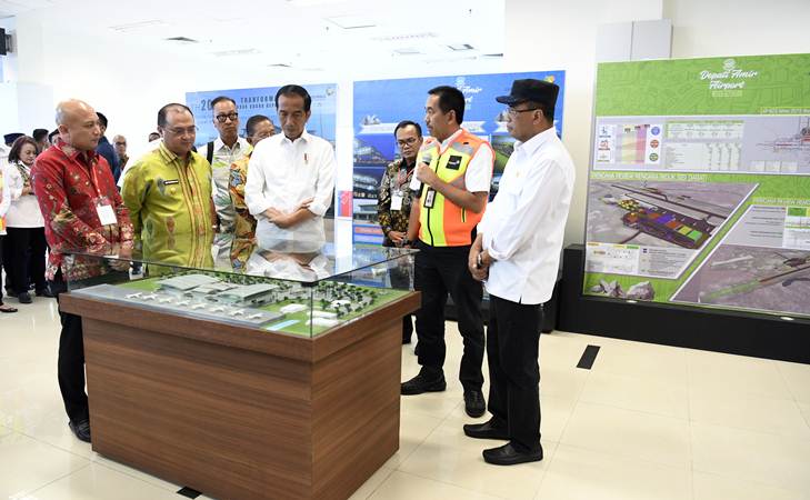  Presiden Jokowi Tinjau Terminal Bandara Depati Amir